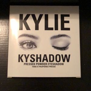 Kylie Kyshadow, The Burgundy Palette